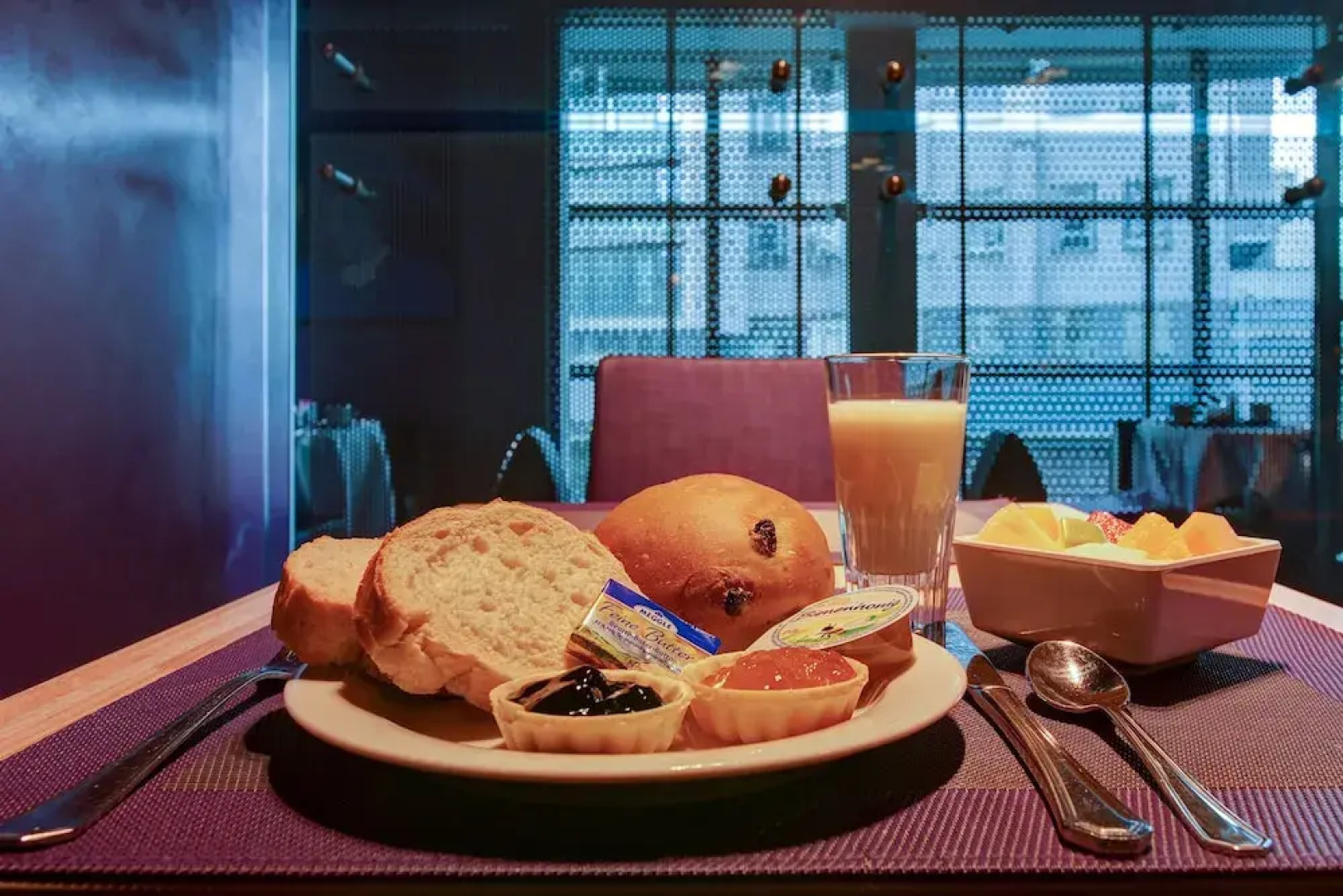 Отель Premier Inn Koeln City Centre