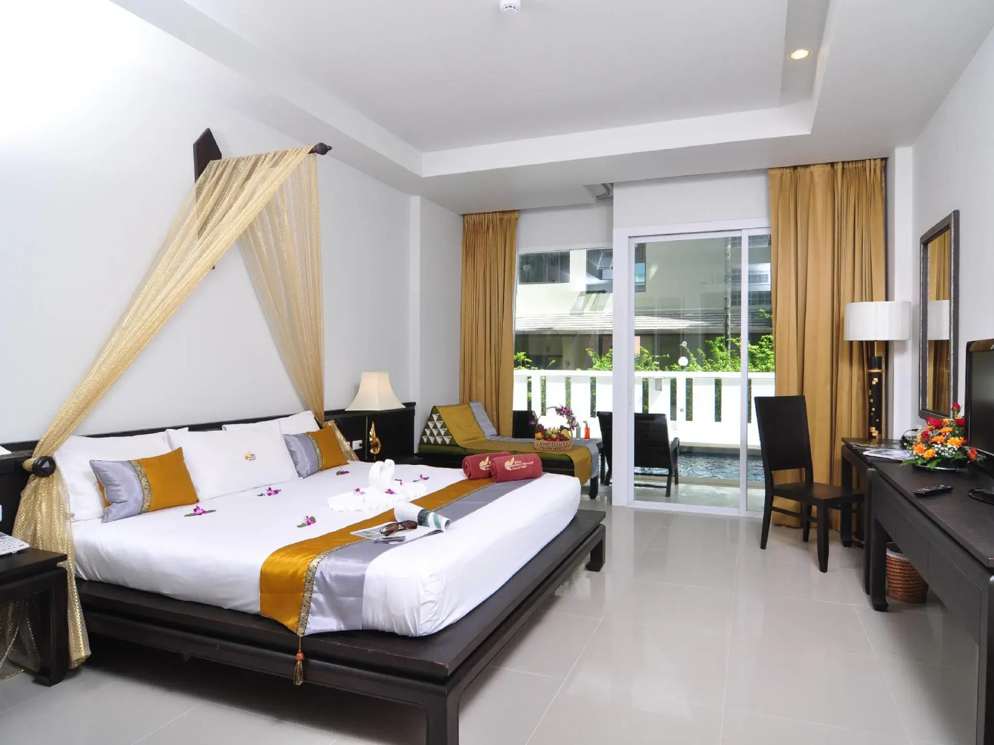 Baan Karonburi Resort