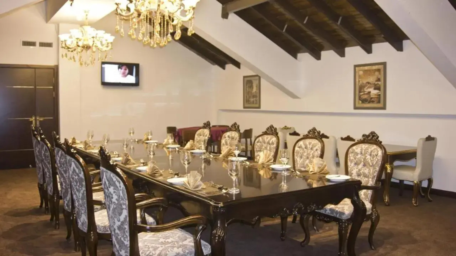 Amazing Duplex Suite Available