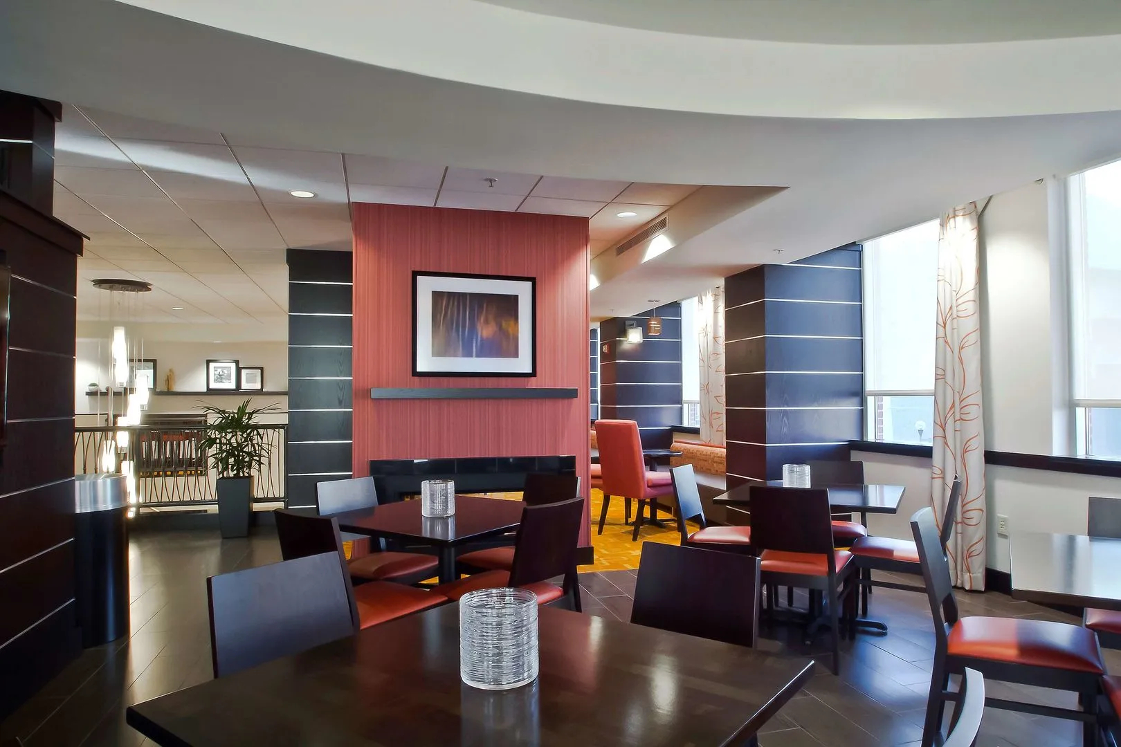 Hampton Inn & Suites Columbus-Downtown