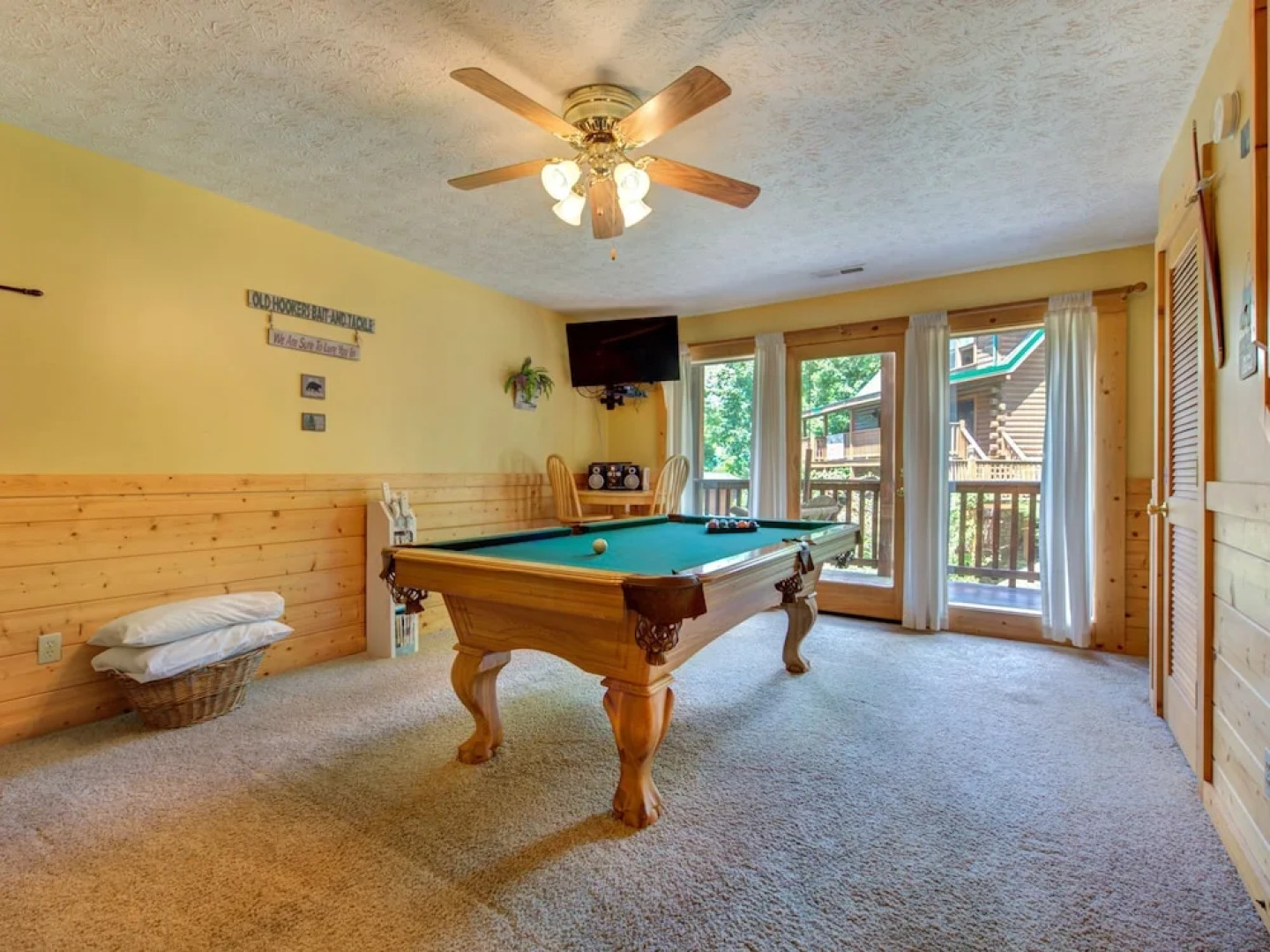 Trails End - Two Bedroom Cabin