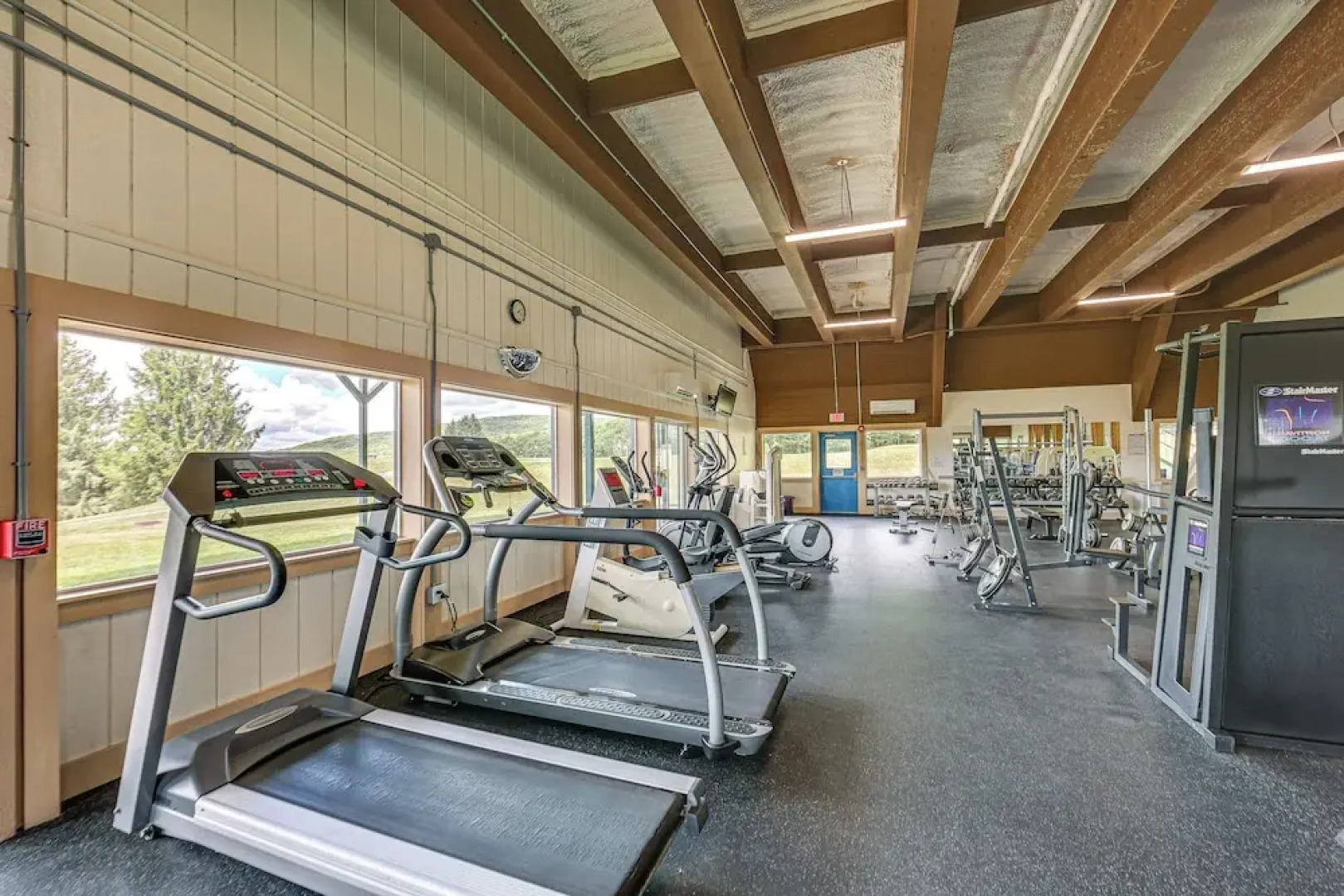 Walk to Alpine Lake: Terra Alta Cabin w/ Deck