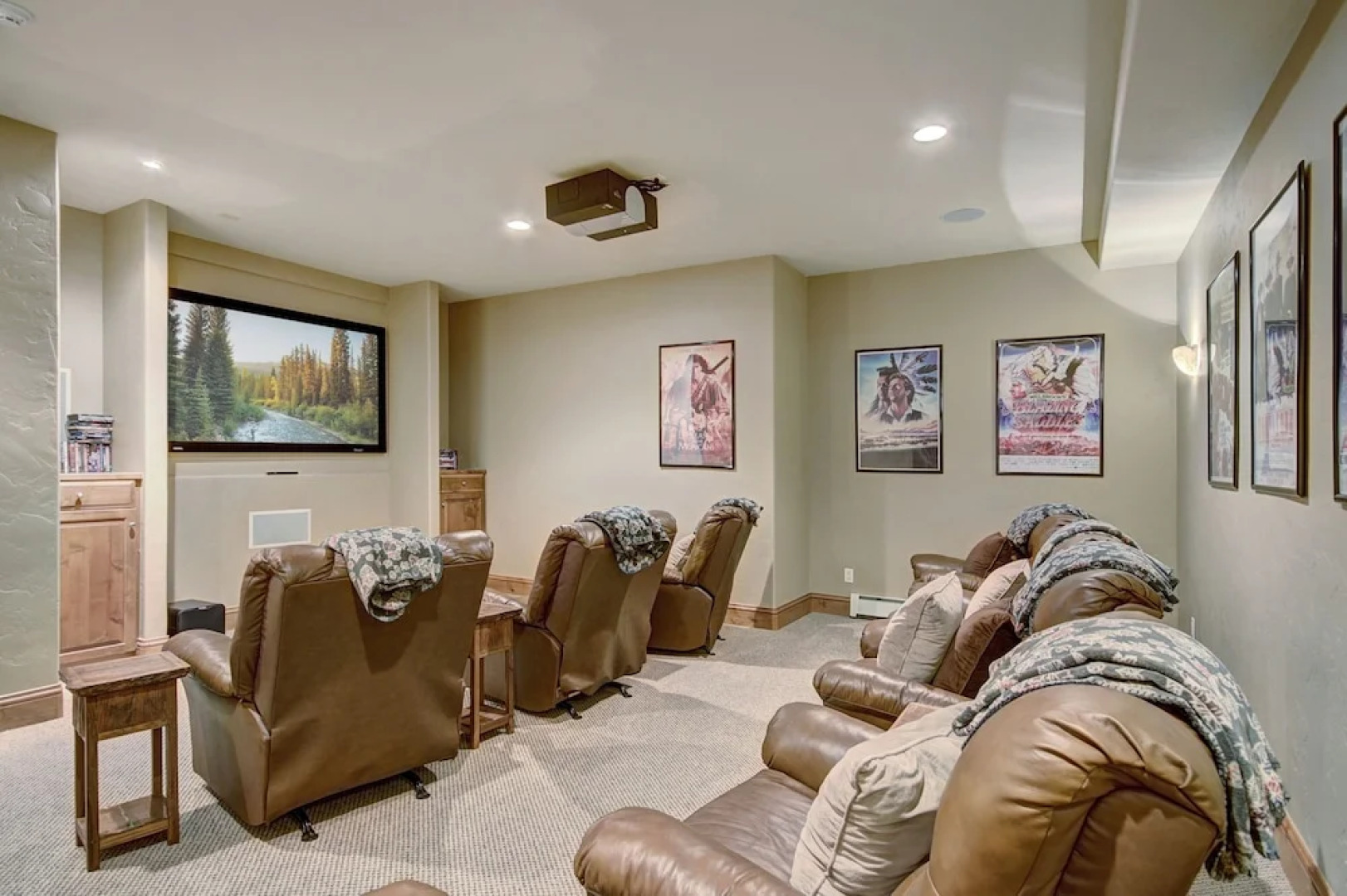 Luxury With Mountain Views, Private Hot Tub Arrowhead 6 Bedroom Townhouse