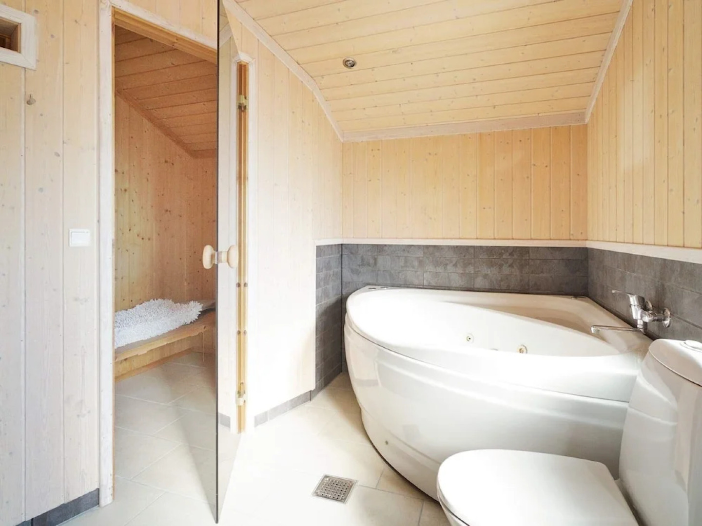 8 Person Holiday Home in Store Fuglede