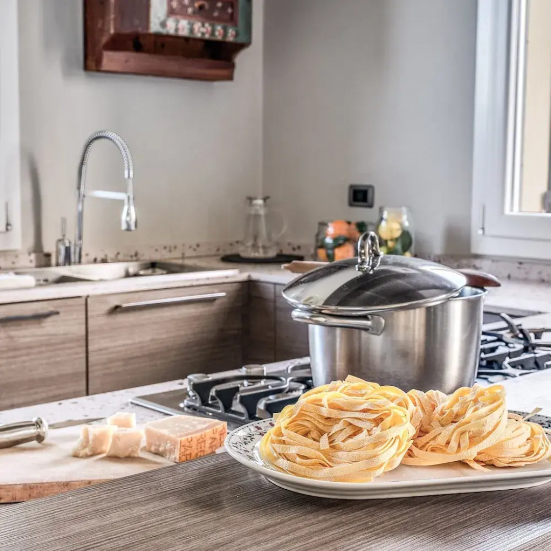 F Tale Country House