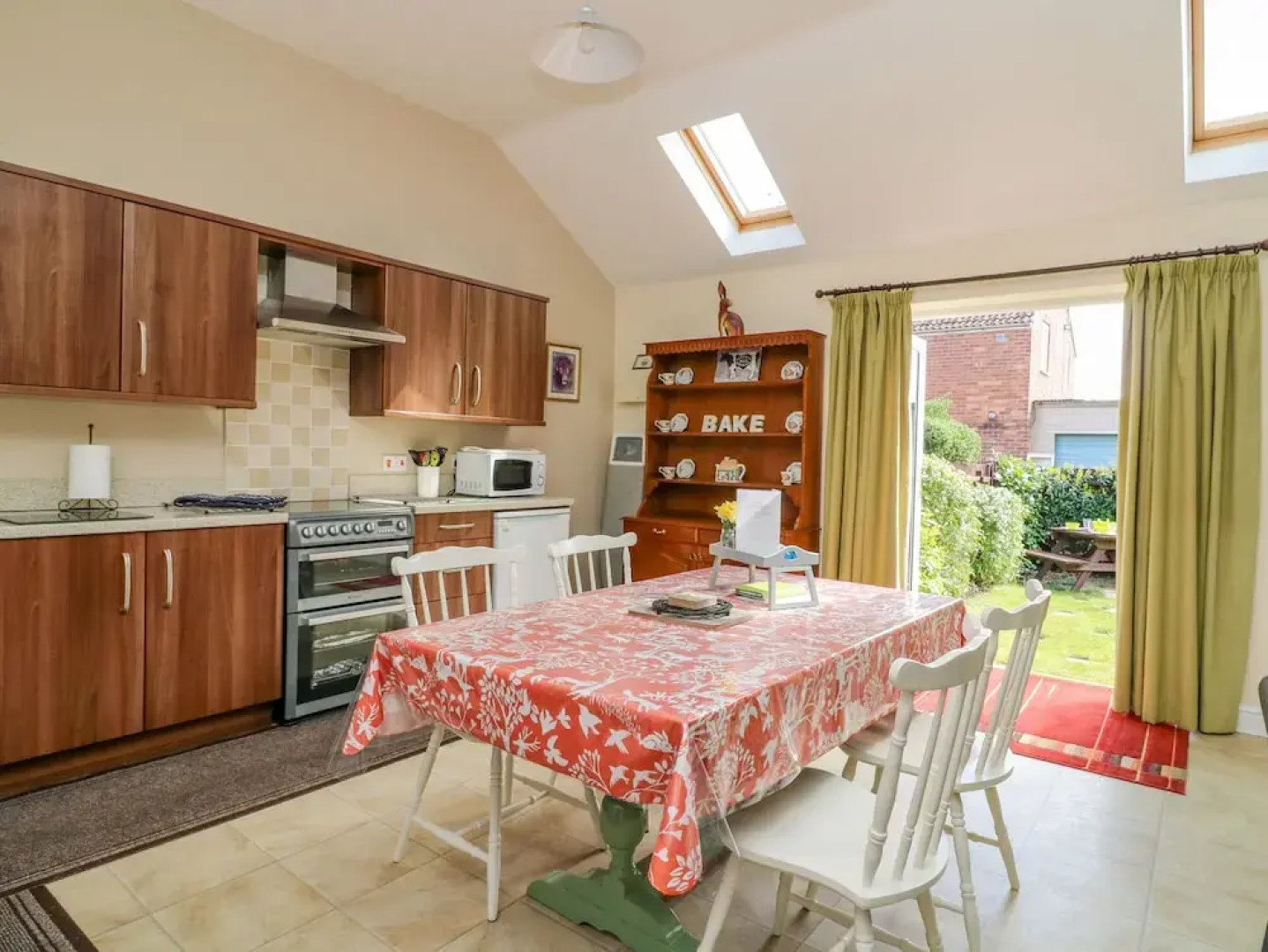 1 Pines Farm Cottages