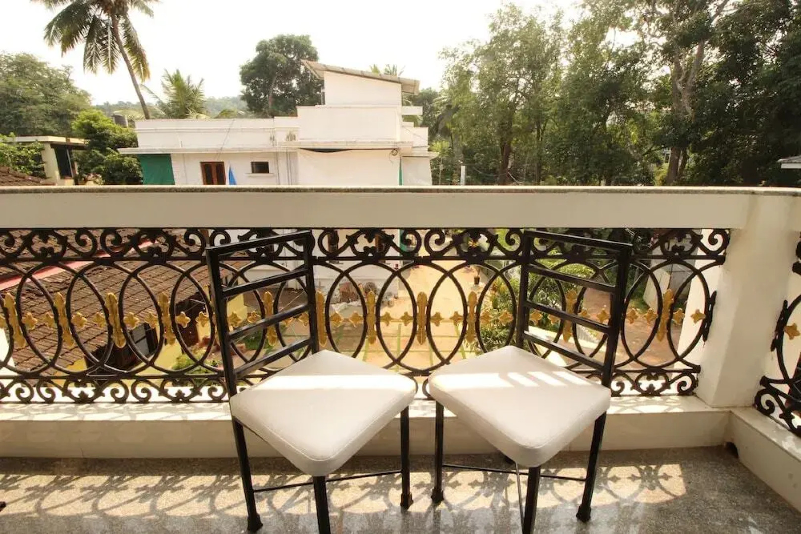 OYO Home 11012 Peaceful 1BHK Nerul