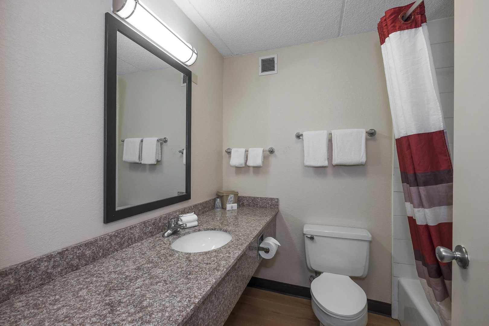 Red Roof Inn Cortland