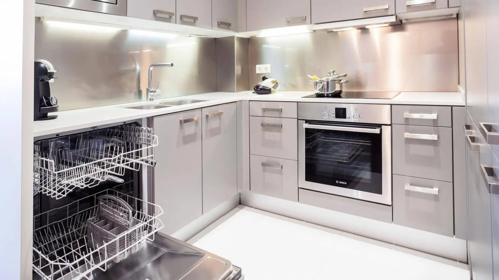 Aspasios Catedral Apartments