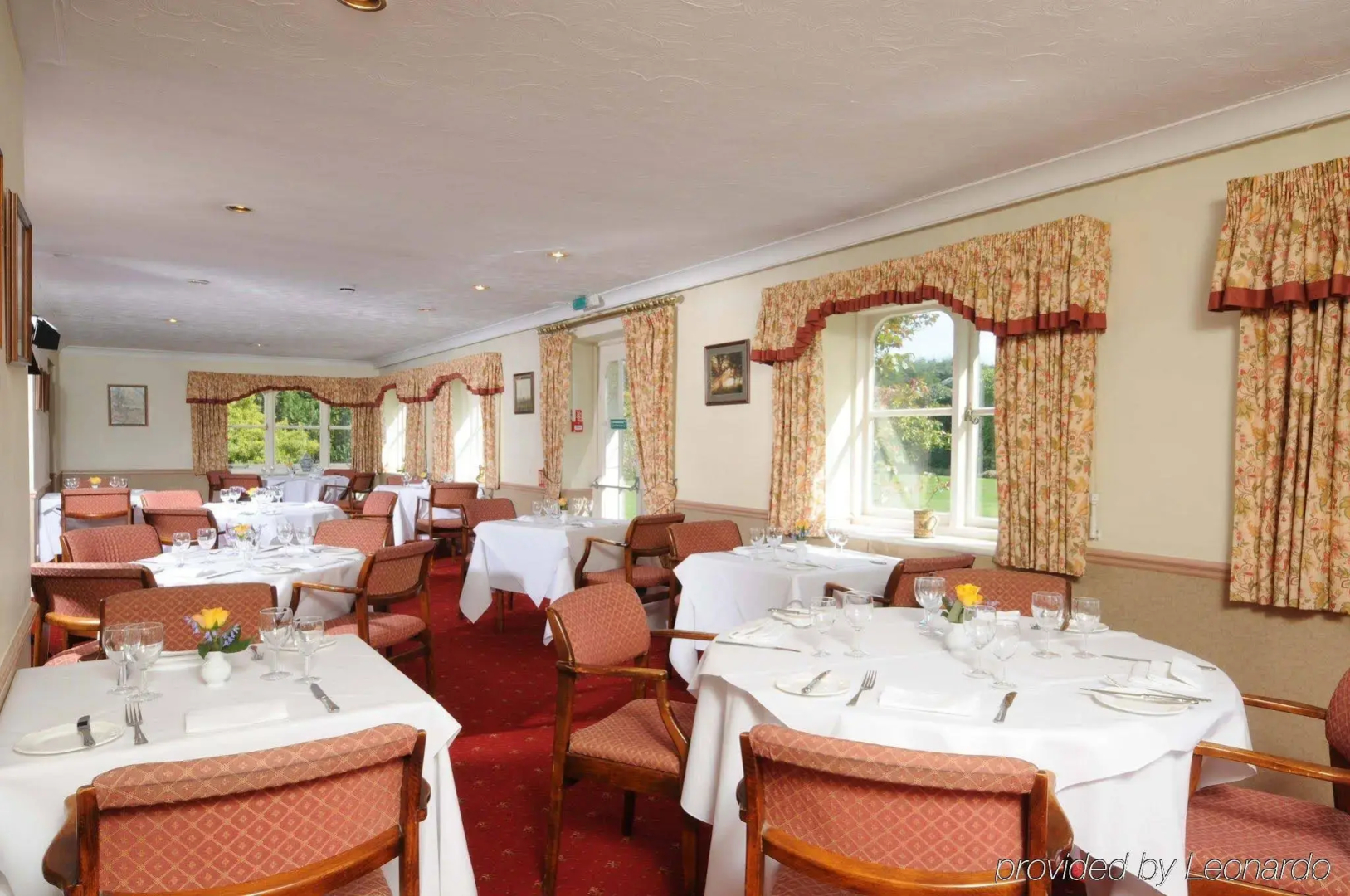South Lawn Hotel