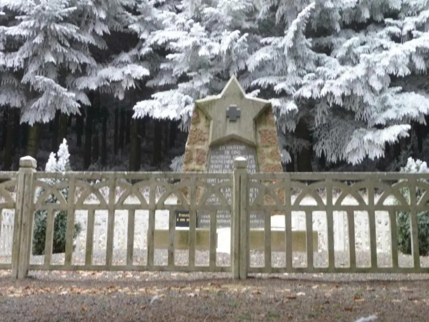 Gîte Saint-Cyr-de-Valorges, 5 pièces, 8 personnes - FR-1-496-17