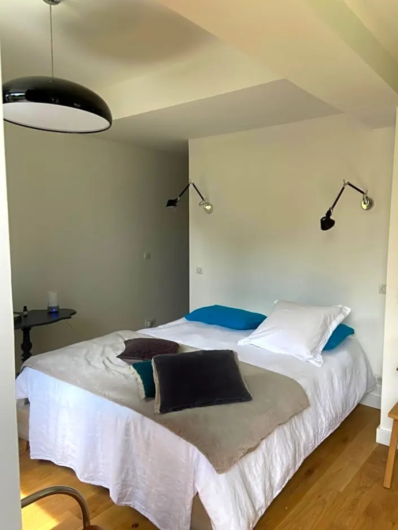 Cocon en lisière de forêt