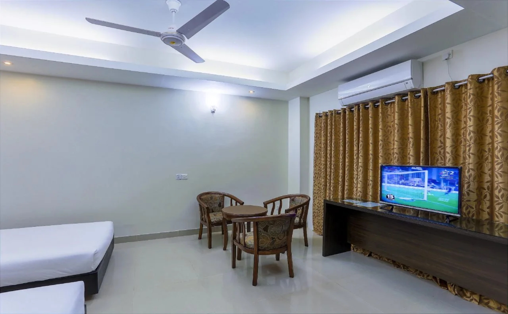 Hotel Holy Gate