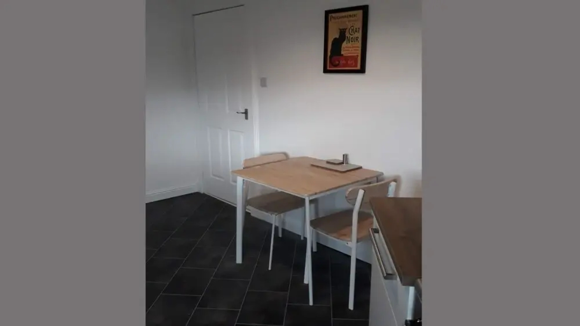 1 Bedroom Flat near Ocean in Center of Largs