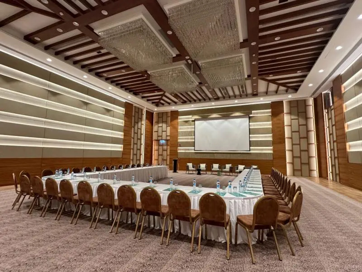 Ocean's Creek Beach Hotel