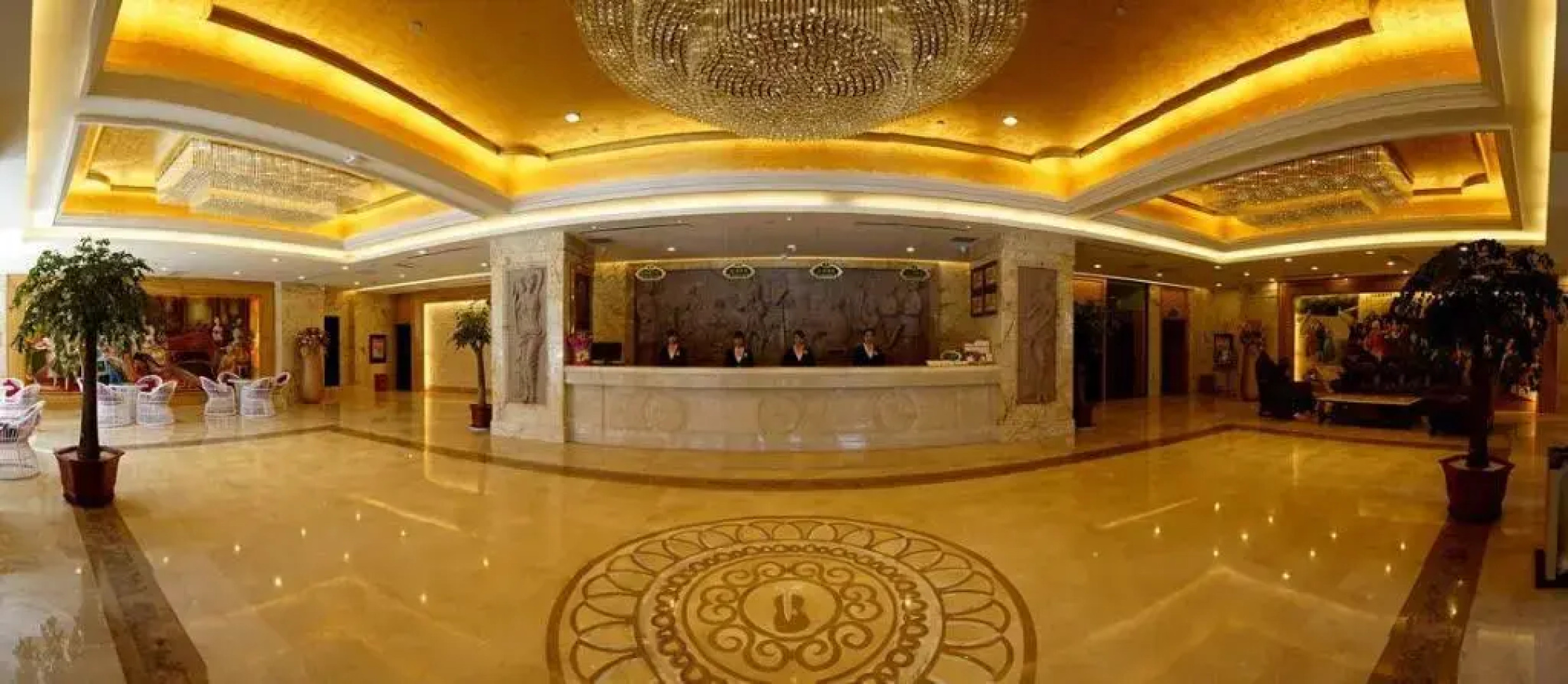 Vienna International Hotel (Zhumadian Huayuan Xuefu)