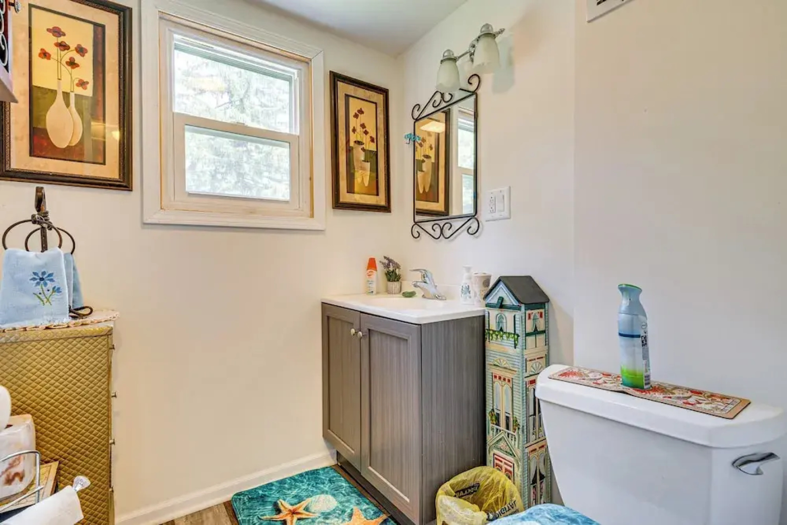 Powers Lake Home w/ Patio - 9 Mi to Lake Geneva!