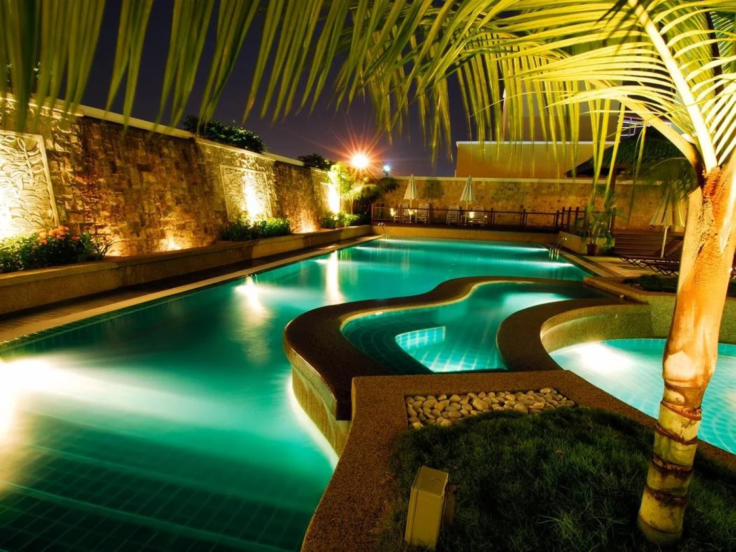 Royale Chulan The Curve