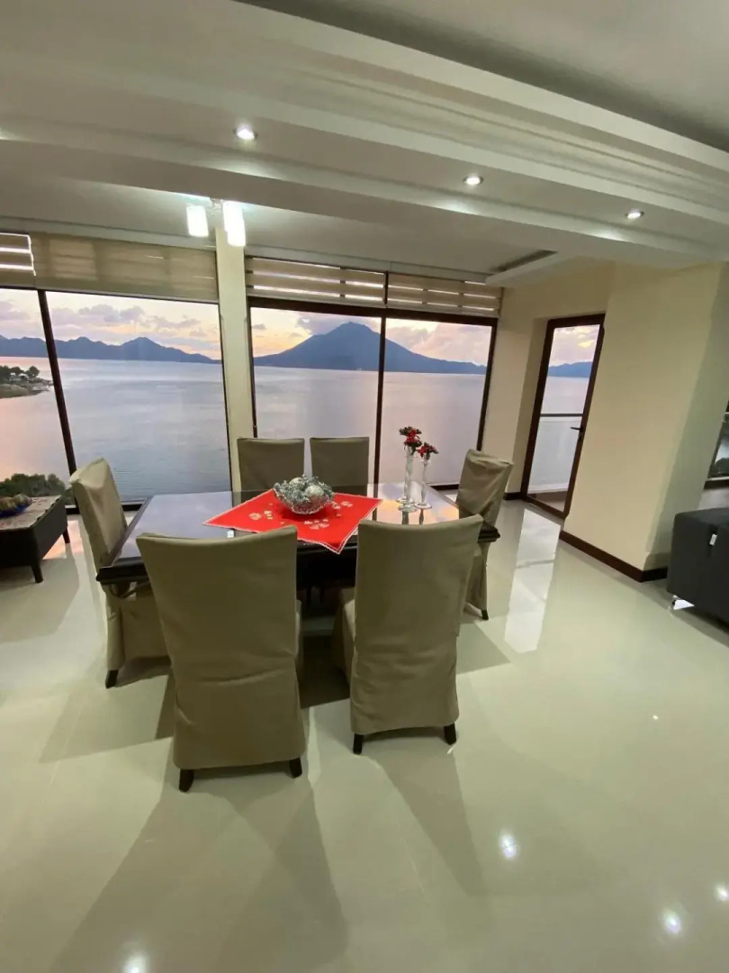 Torres de Atitlan 4 Bdrm-3 Bthrm Full Floor - for 10 people