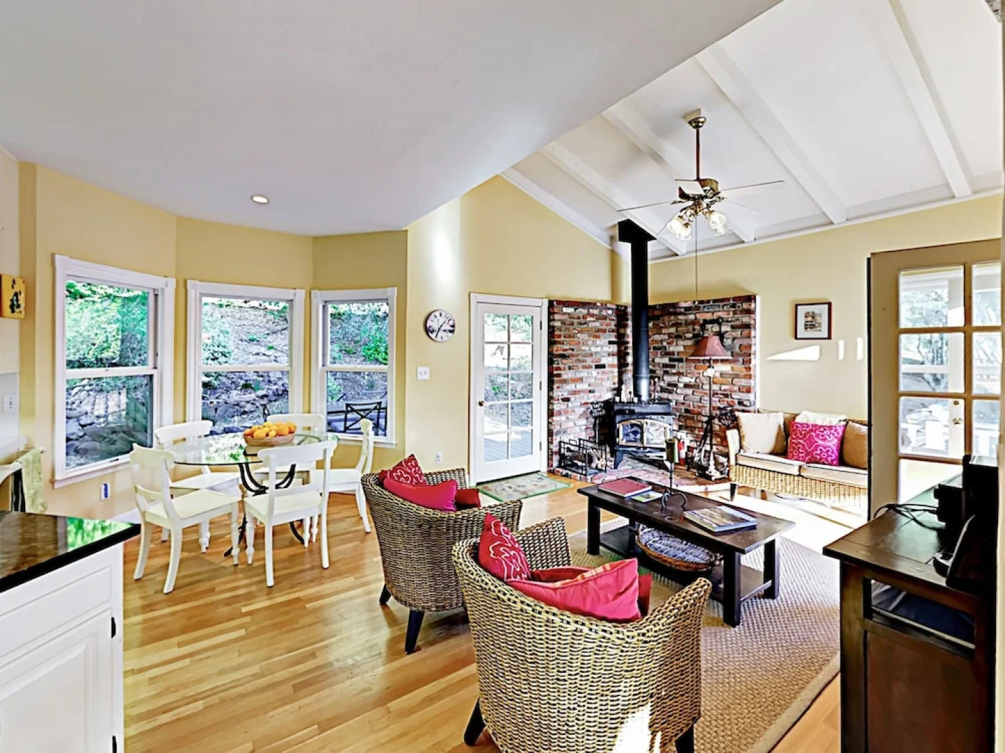 Quiet Wine Country Home Home