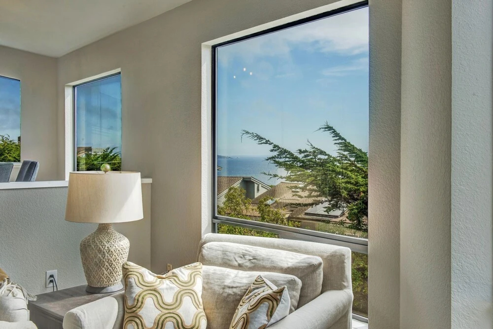 Stunning Ocean-view W/ Private Hot Tub 3 Bedroom Home