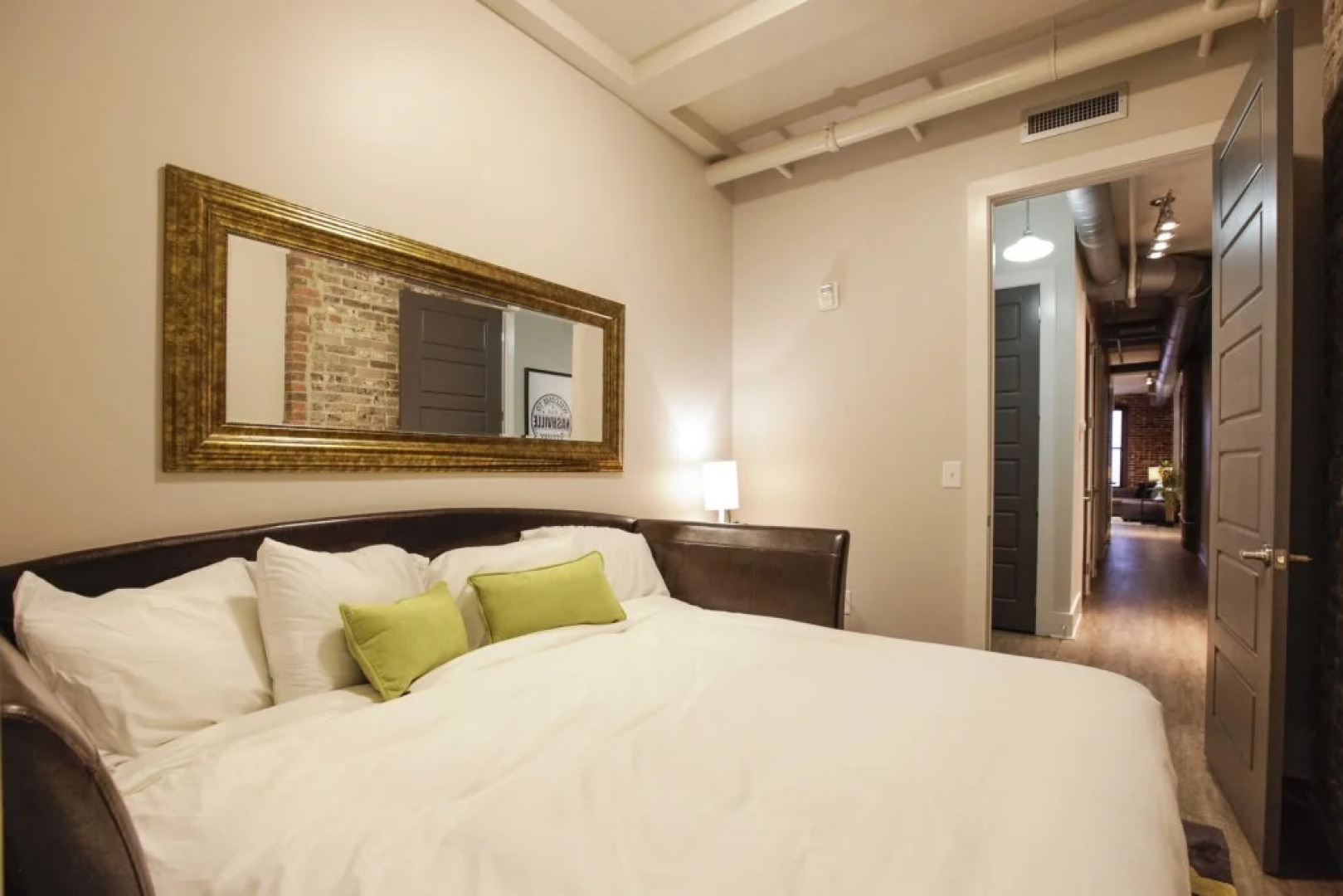 Broadway by Nashville Vacations