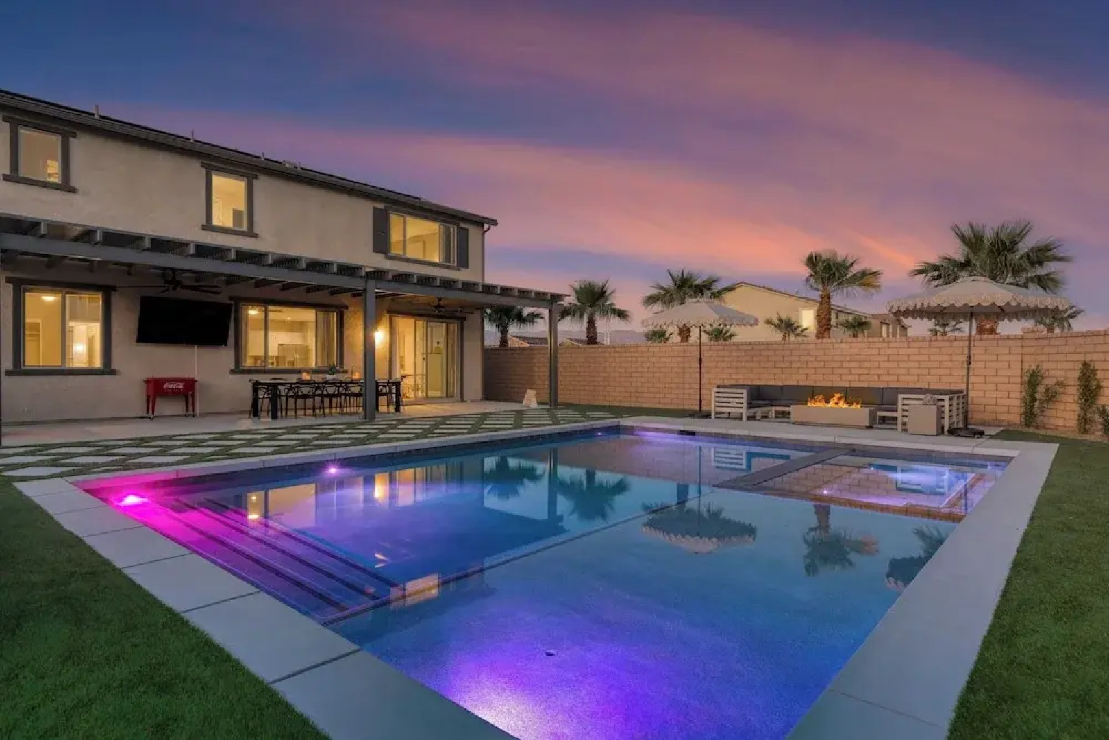 Desert Eden by Avantstay 6BR w/ Ensuite Backyard Oasis w/ Pool & Hot Tub!