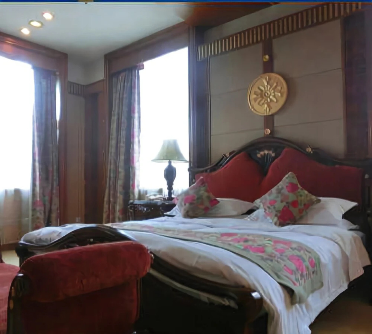 Longcheng Garden Hotel