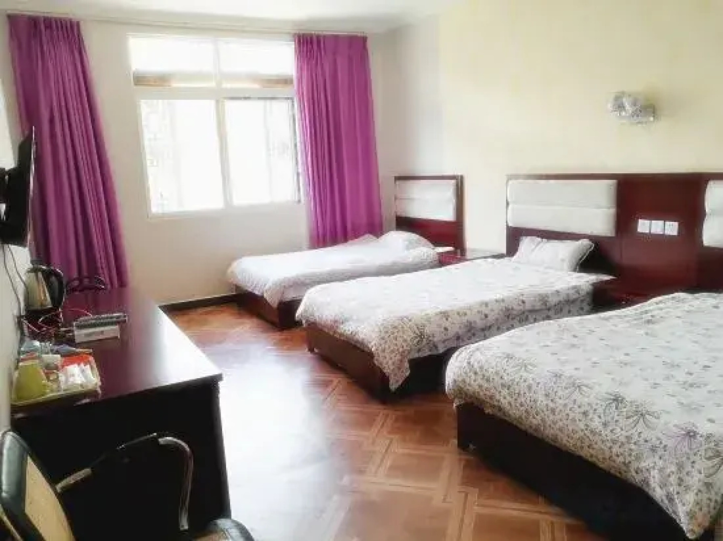 Hailuogou Qixin Hotel