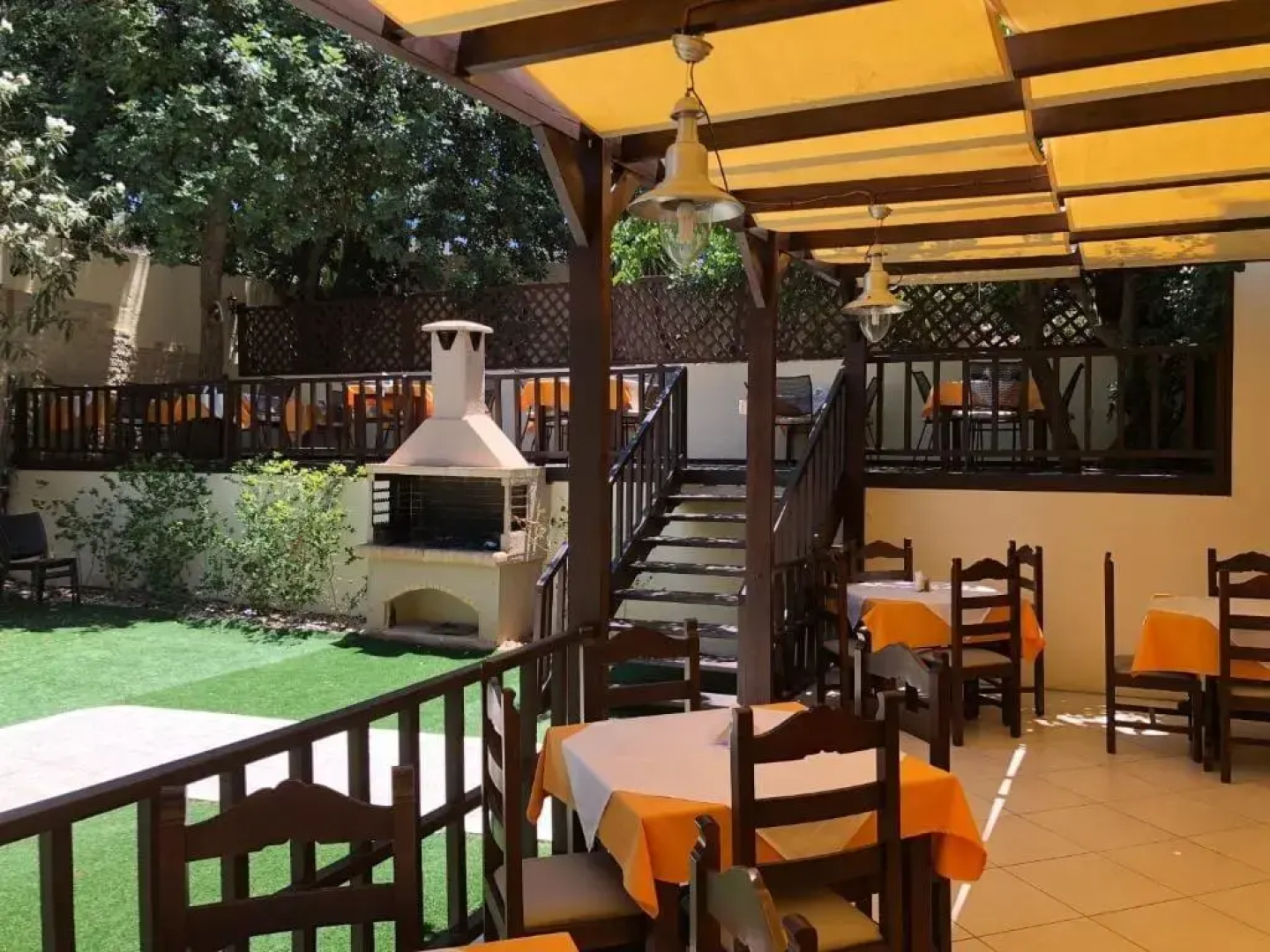 Karteros Hotel