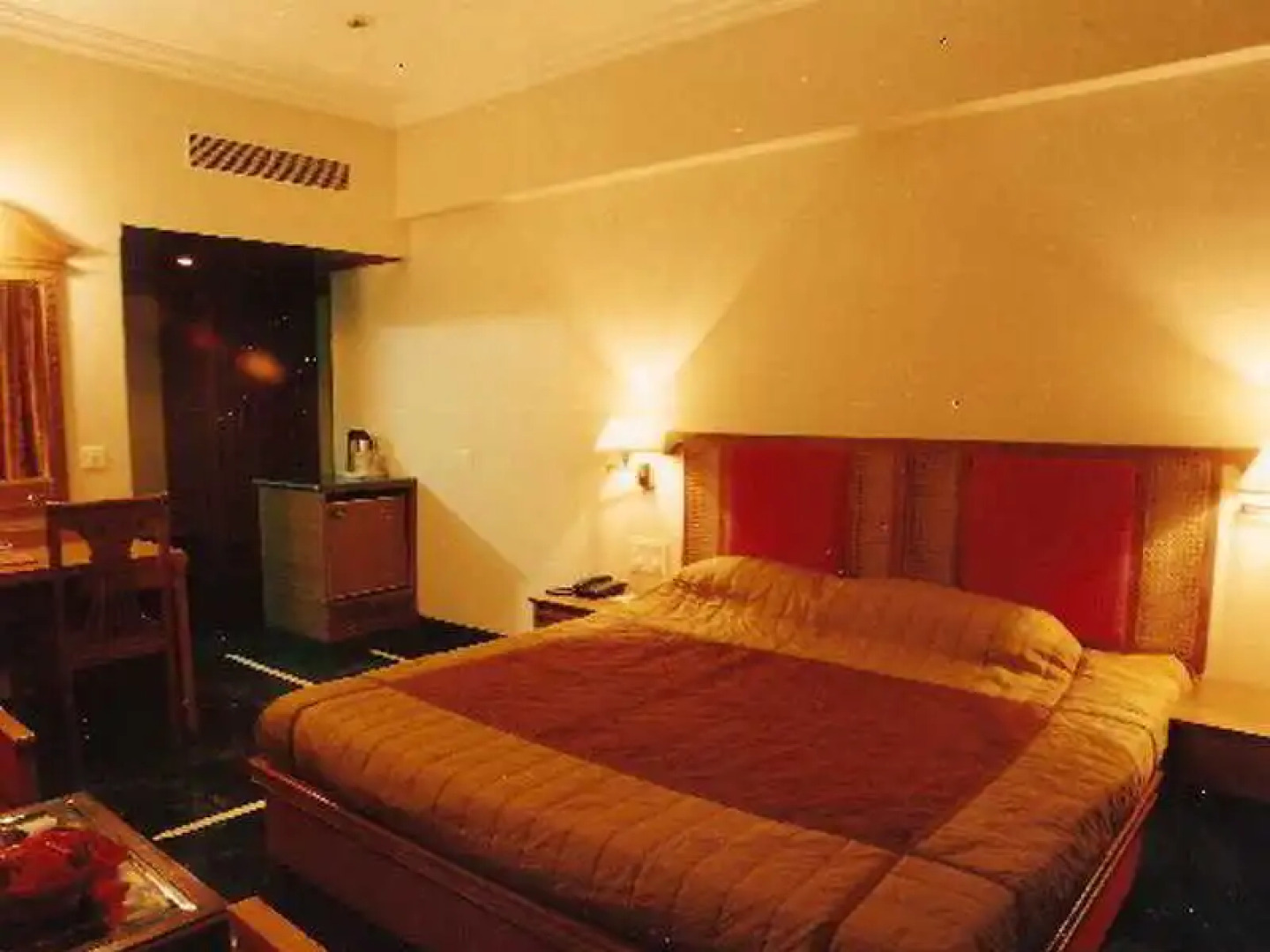 Hotel Raj Vilas Place