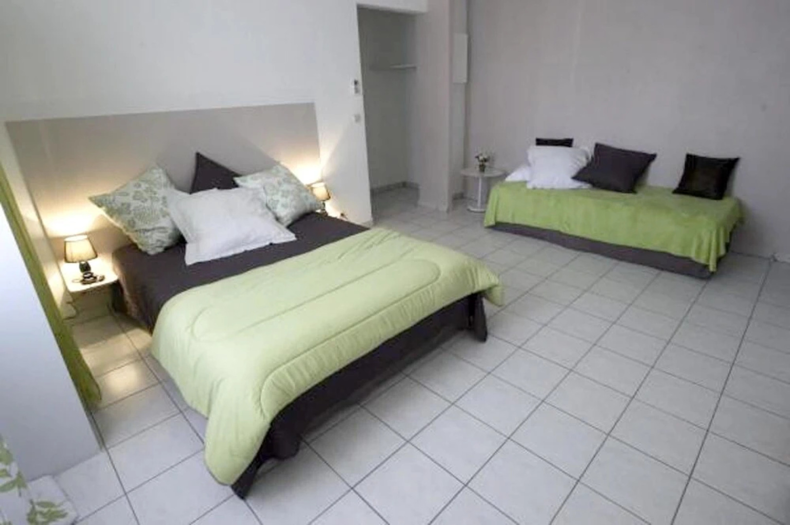 Apartment With one Bedroom in Le Gosier, With Wonderful sea View, Encl