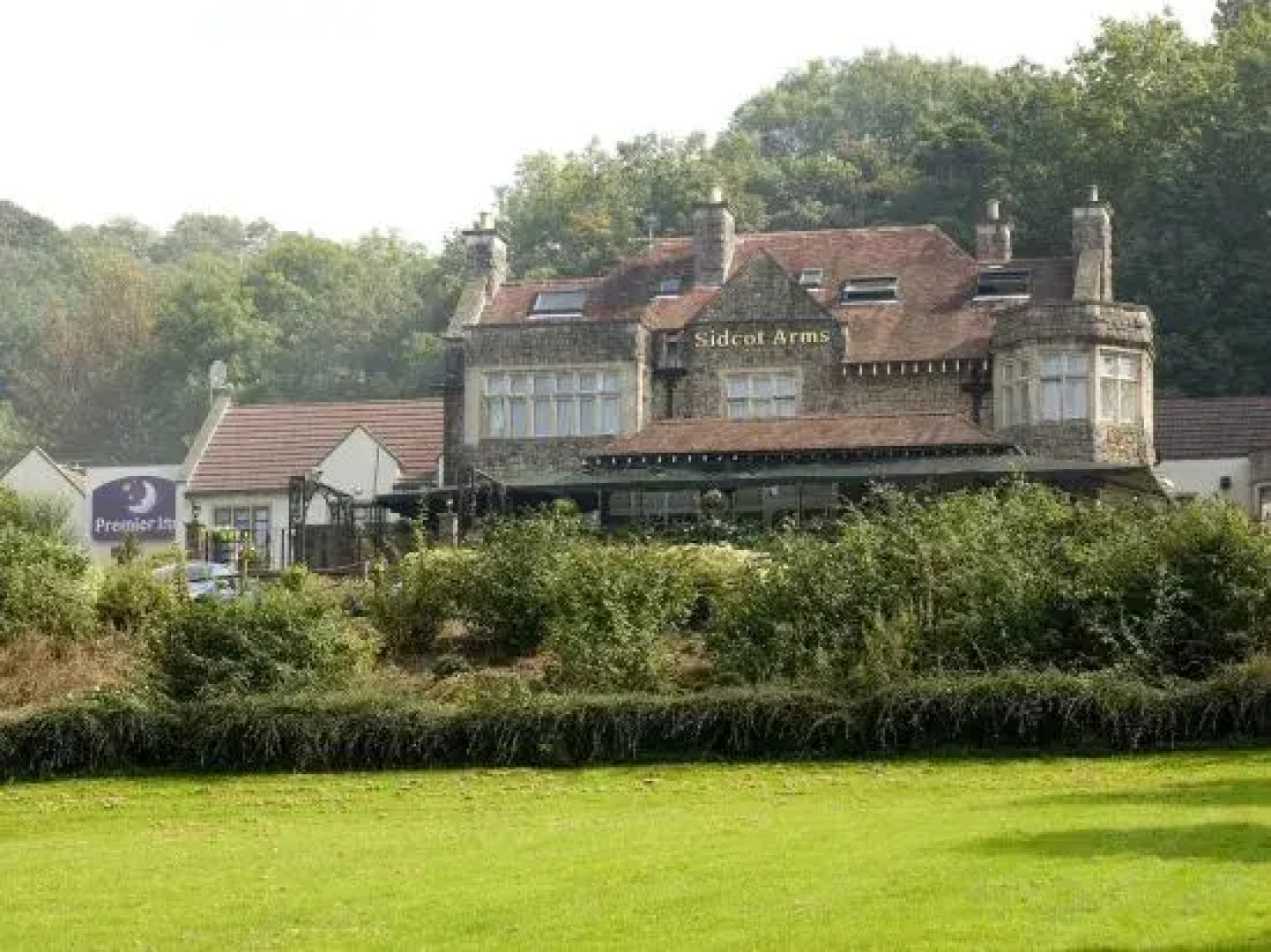 Premier Inn  Bristol Sidcot (A38)