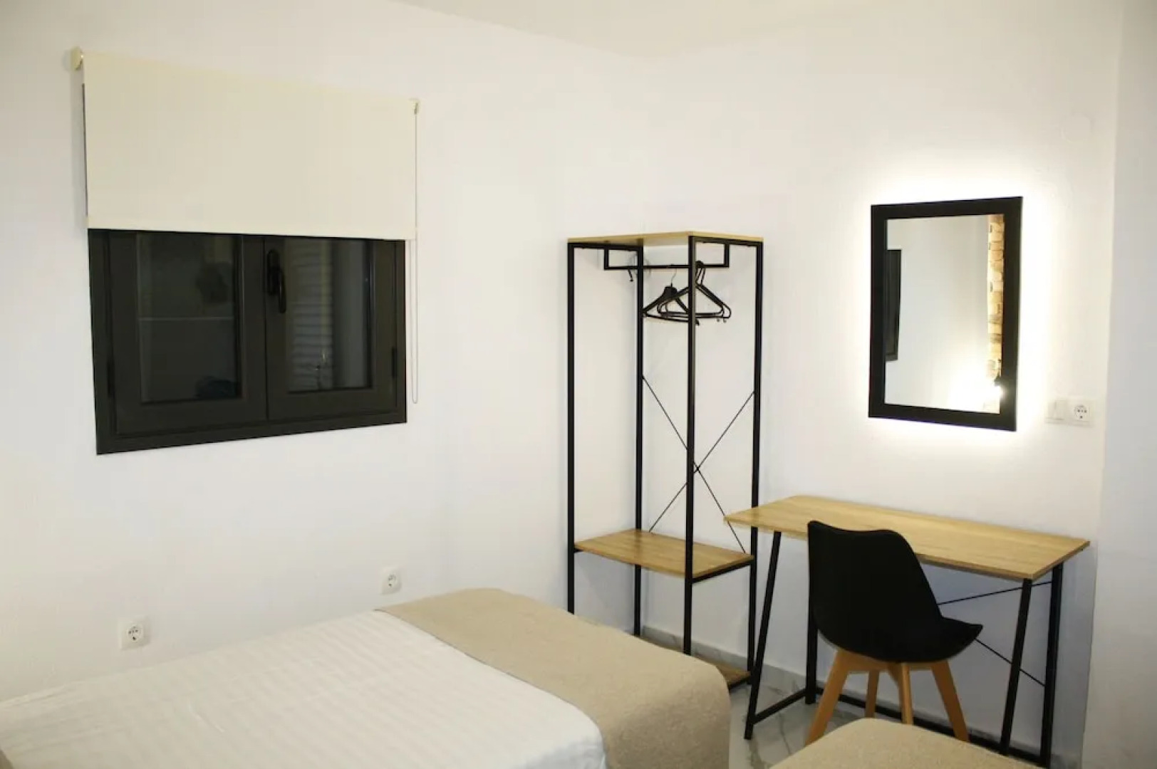 Salonikiou Beach Deluxe Apartments