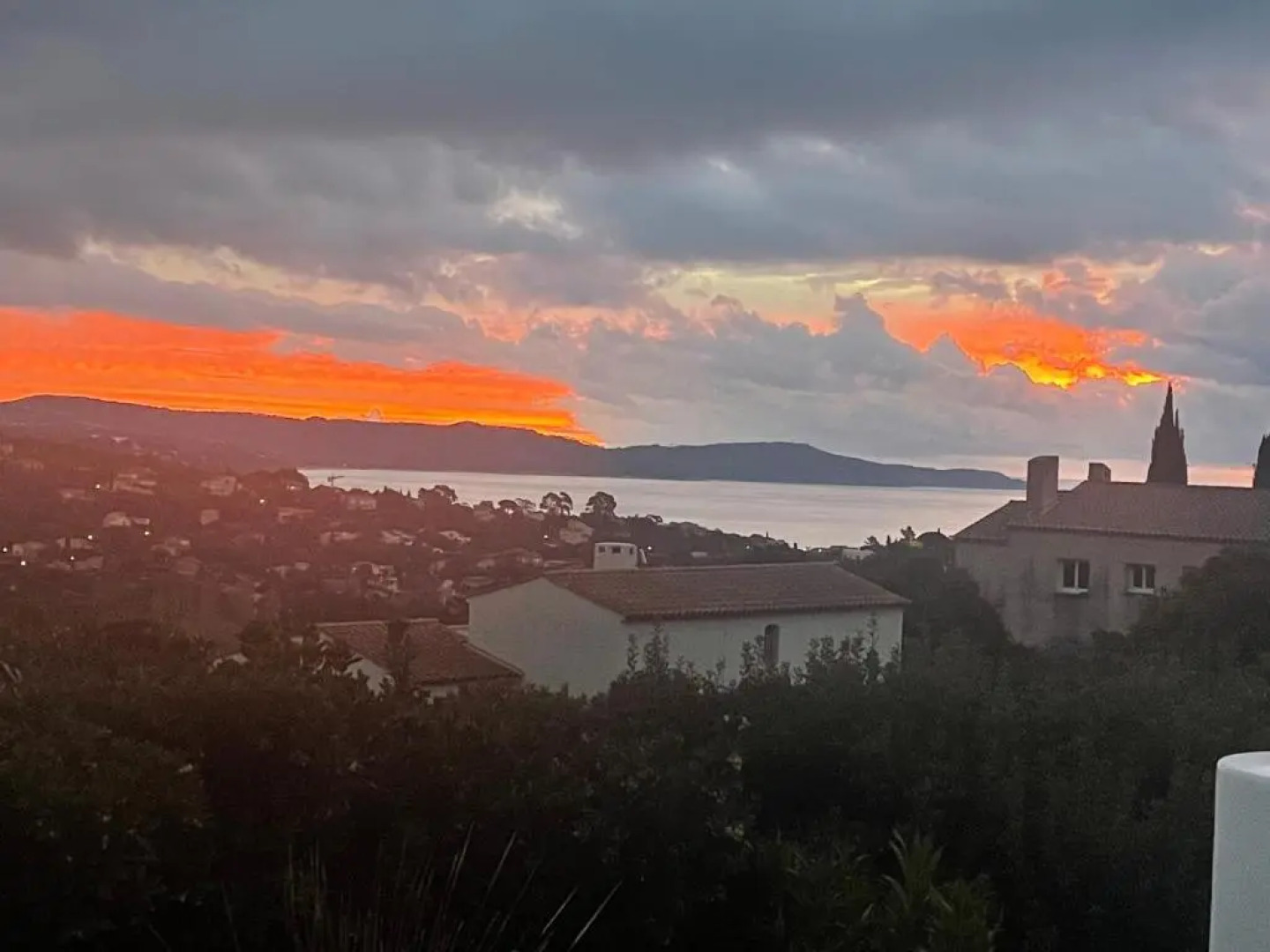 VILLA PERLA SAINT-TROPEZ CAVALAIRE-SUR-MER, 3-5 chambres, vue mer, piscine chauffée