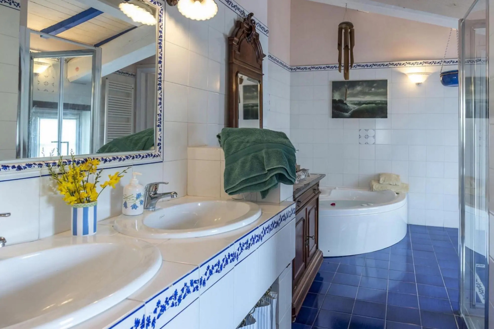 Podere Sassolegno is a uniquely charming house where you can happily spend time relaxing in the gard-Podere Sassolegno