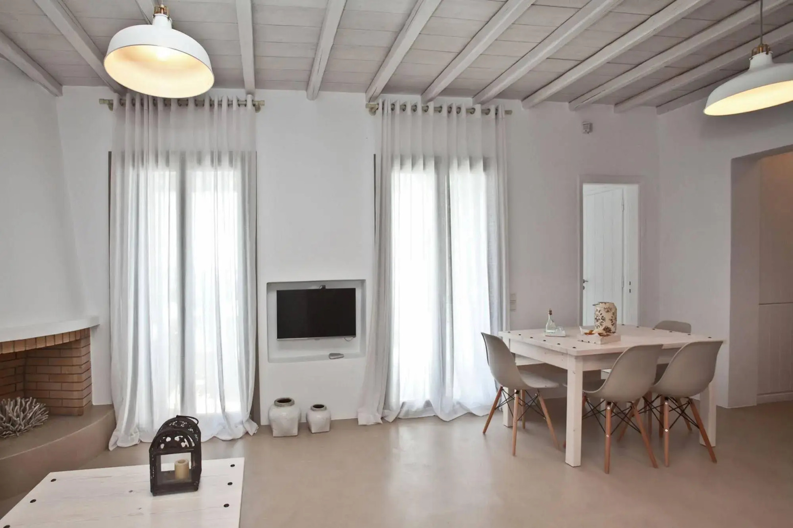 White Tinos Luxury Suites