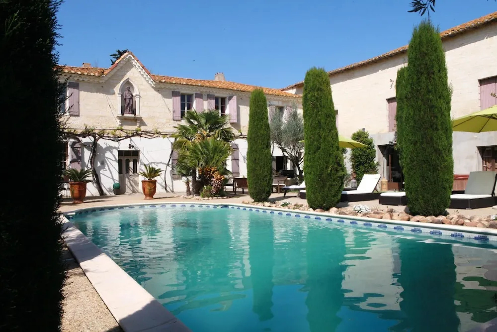 House With 2 Bedrooms in Saint-gilles, With Pool Access, Enclosed Gard