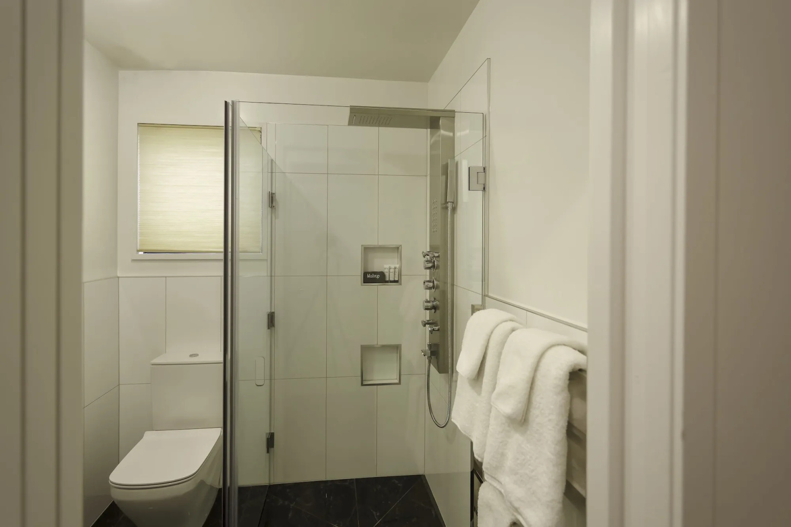 DeLorenzo's Studio Apartments