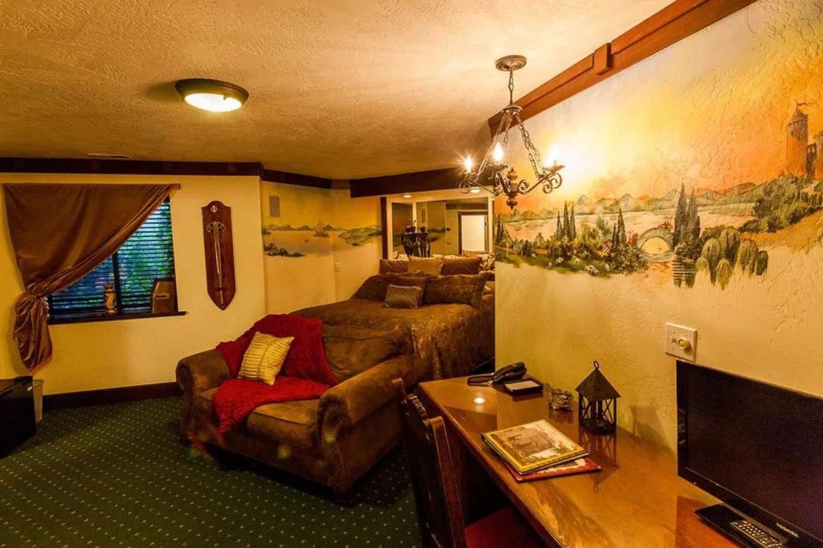 Castle Creek Inn