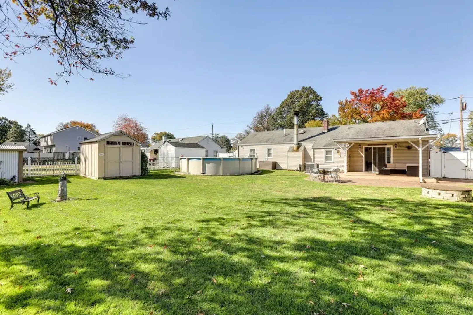 Edison Vacation Home: 1 Mi to Train Station to NYC