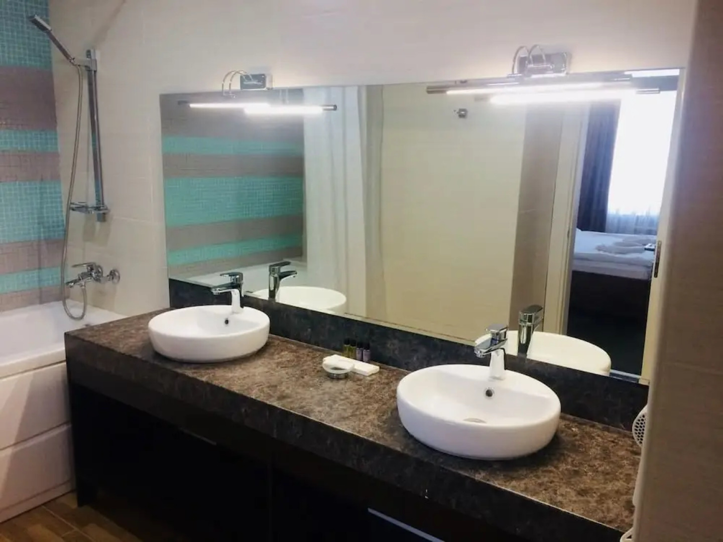 Отель The Square