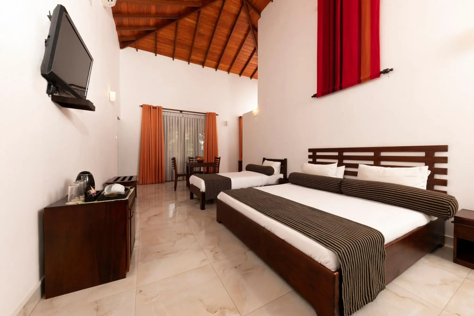 Отель Melheim Kandy Villas