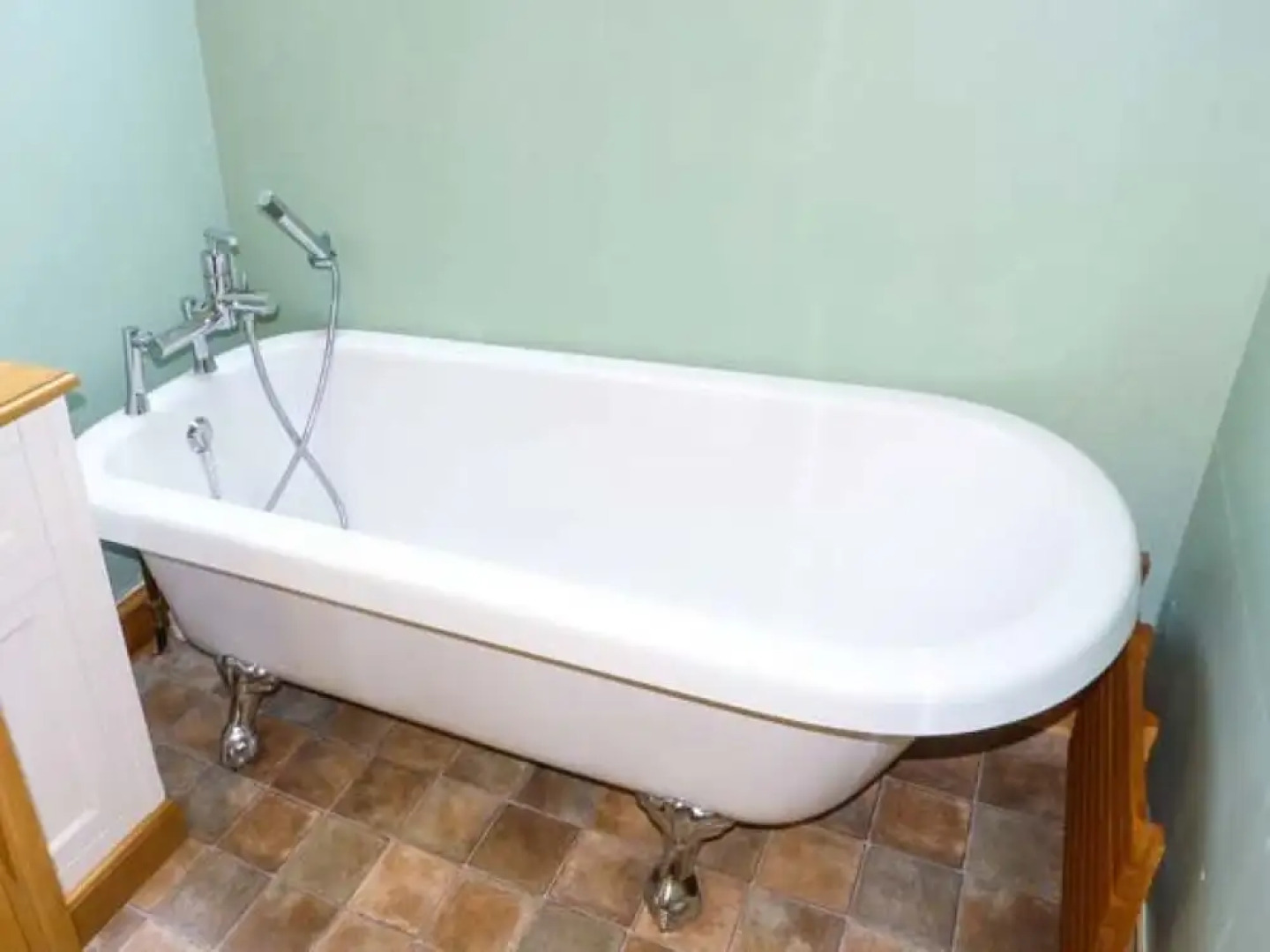 Crinan Canal Cottage No8, Kilmartin