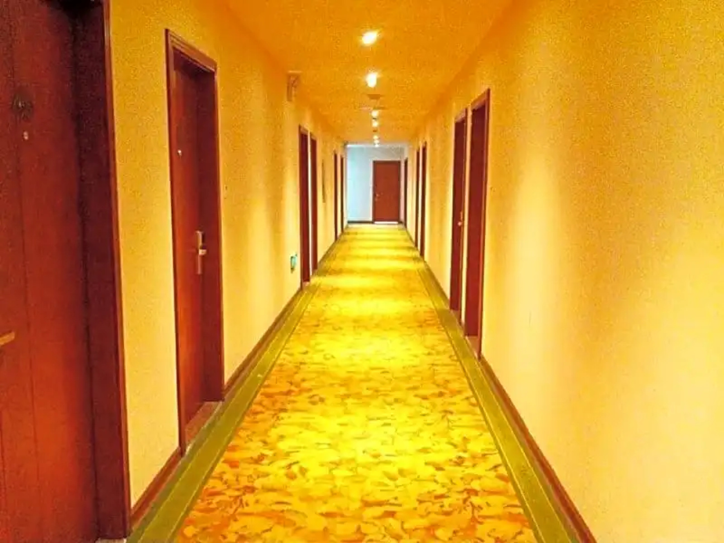 GreenTree Inn Yangzhou Jiangdu West Changjiang Road Liberty Park Business Hotel