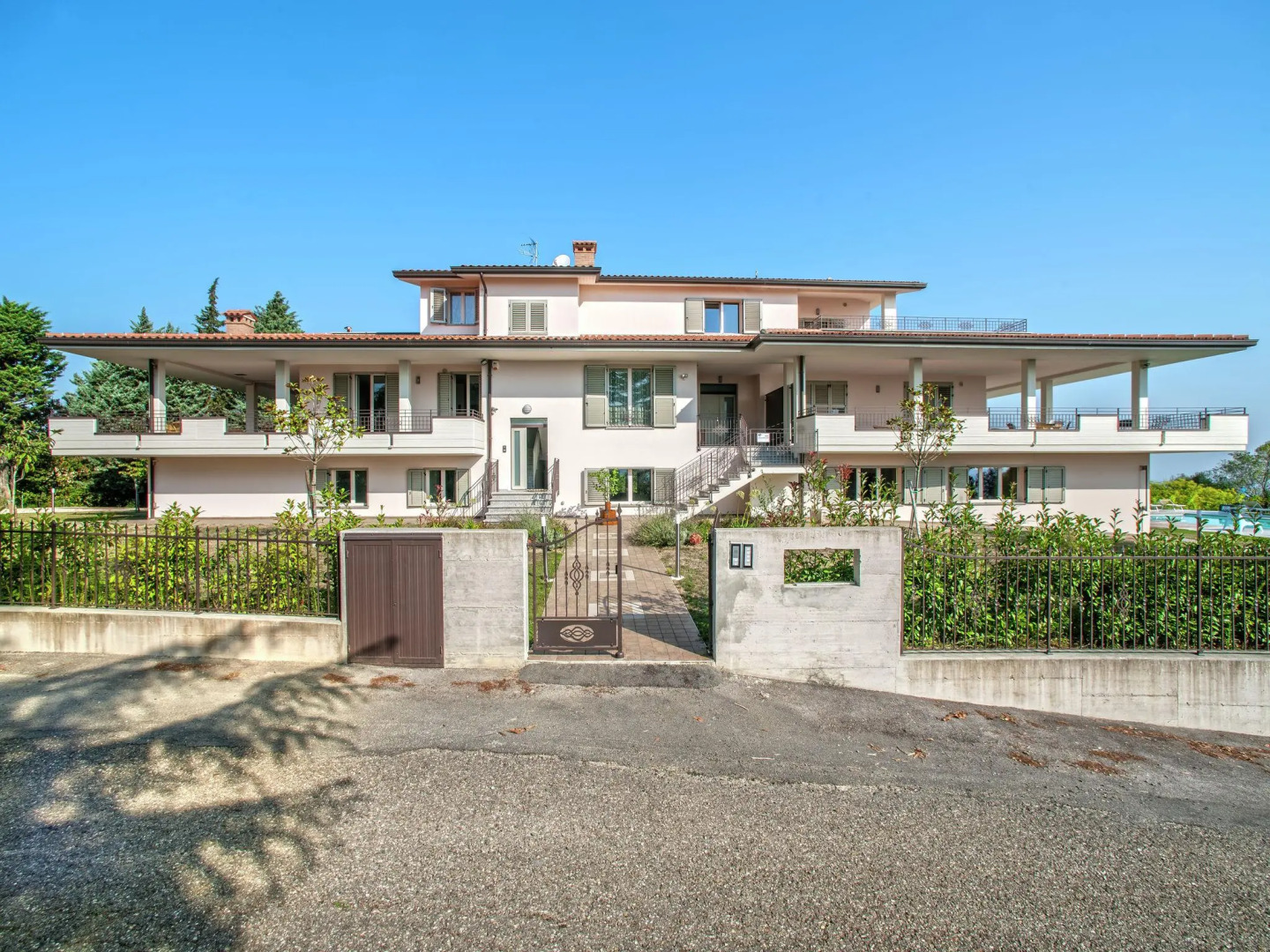 Plush Villa Apartment in Tavullia with Hot Tub