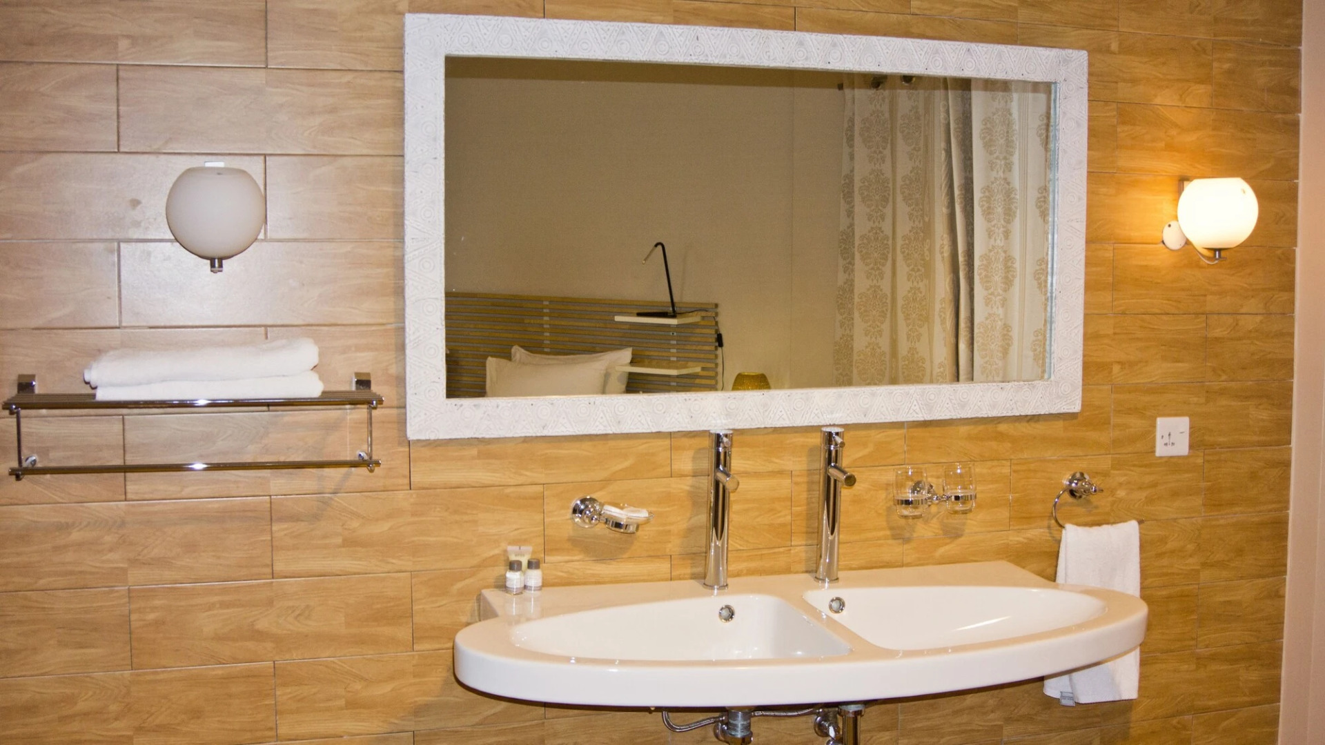 Tropical Enclave Hotel