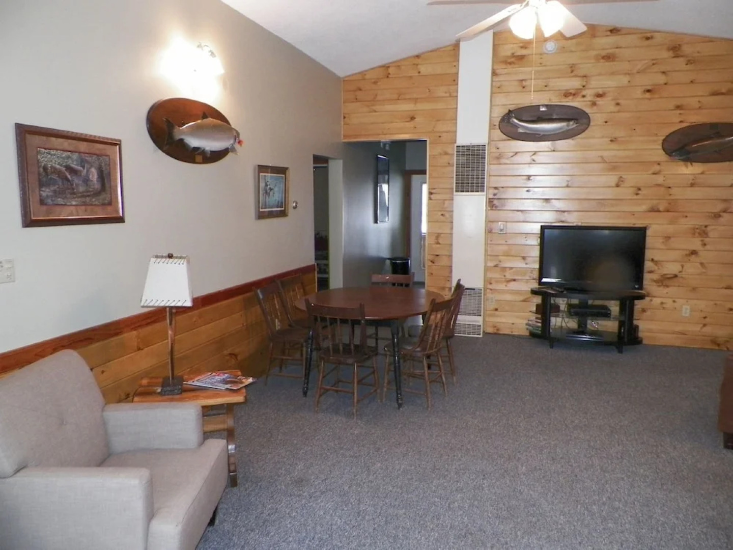 Feeder Creek Lodge and Cabin