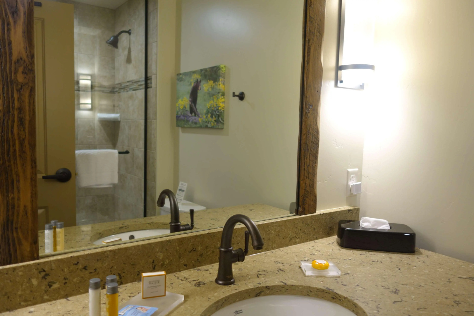 Glacier International Lodge