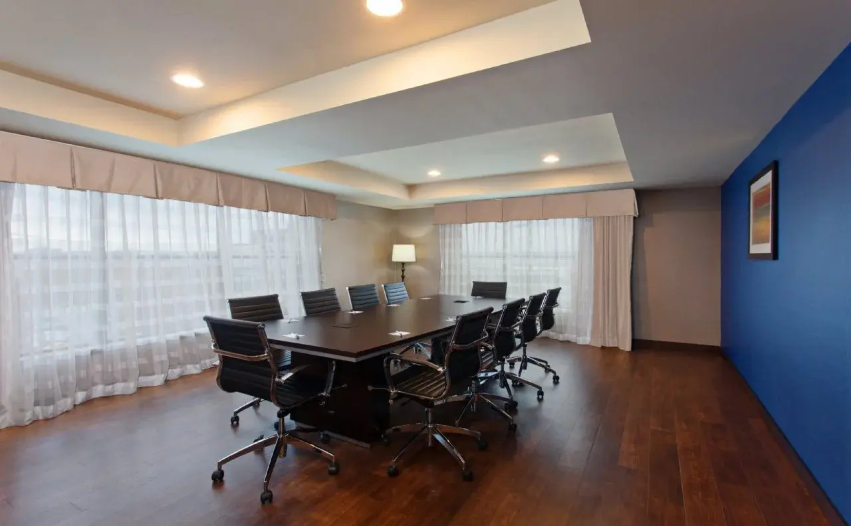 Holiday Inn Express & Suites Tacoma Downtown